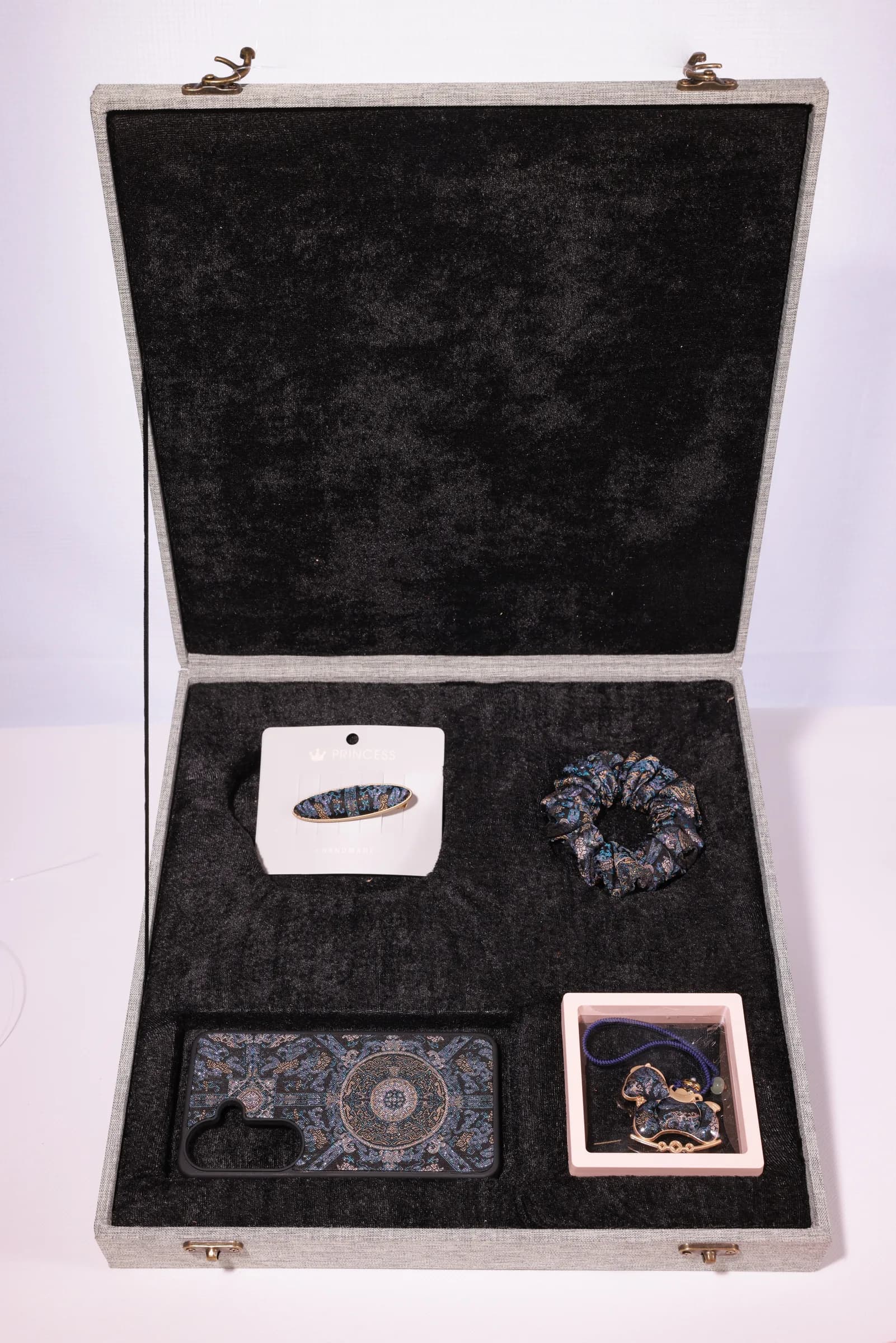 Blue-Red Bian Dragon-Phoenix Mother-of-Pearl Gift Set